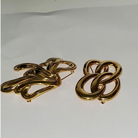 A Lot of Two Monet Brooch Pins Gold Tone Swirly Flair Design Collectible Large - Picture 1 of 8